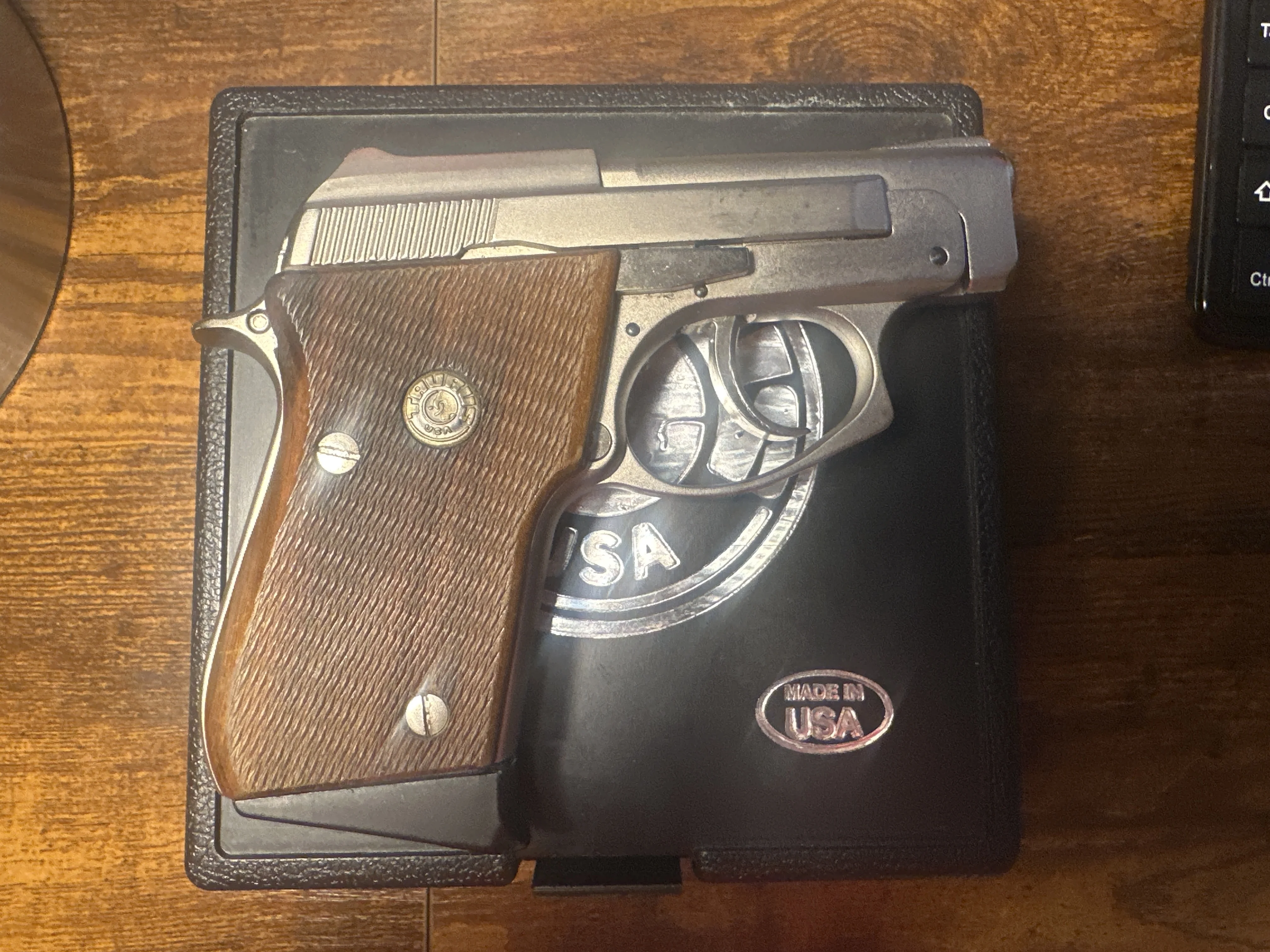 Taurus M22 .22 LR NKL WOOD - 8+1 Rounds | 2.75" Barrel